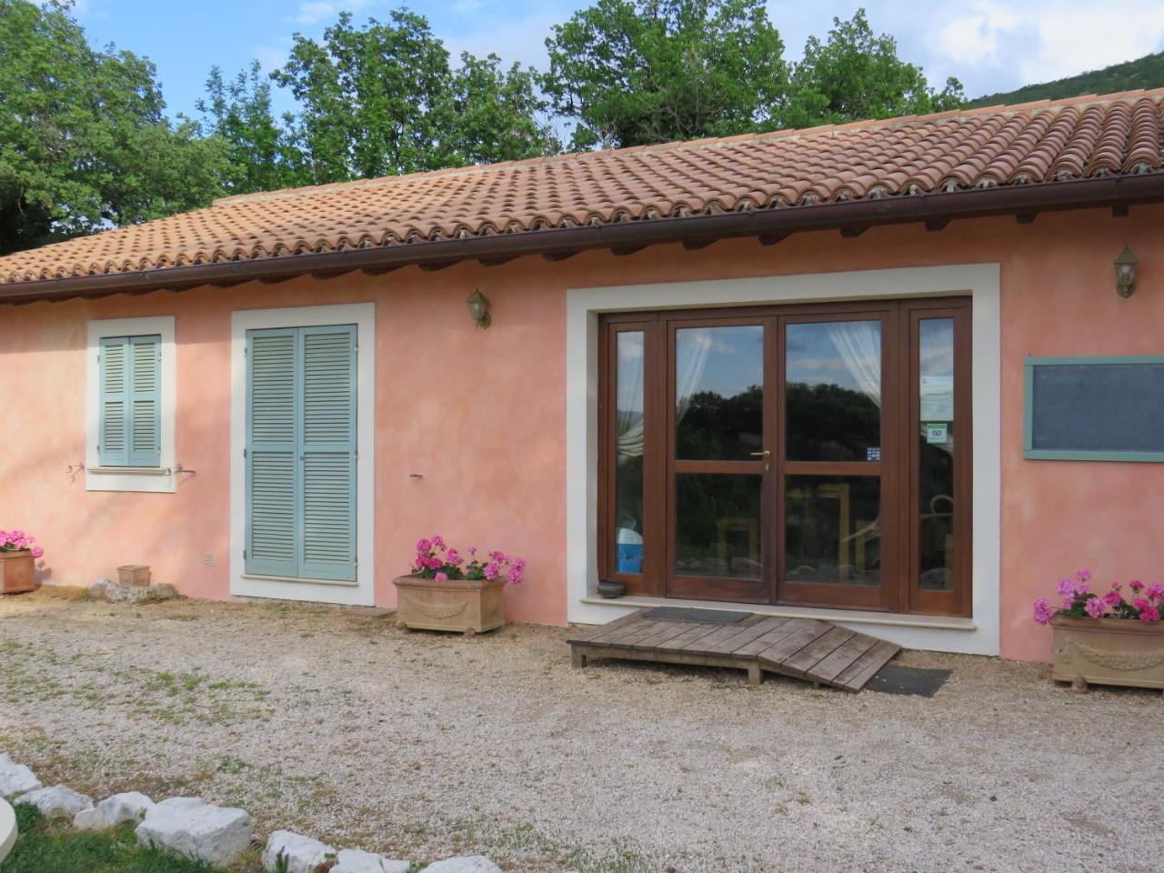 Agriturismo San Martino Foligno Exterior foto